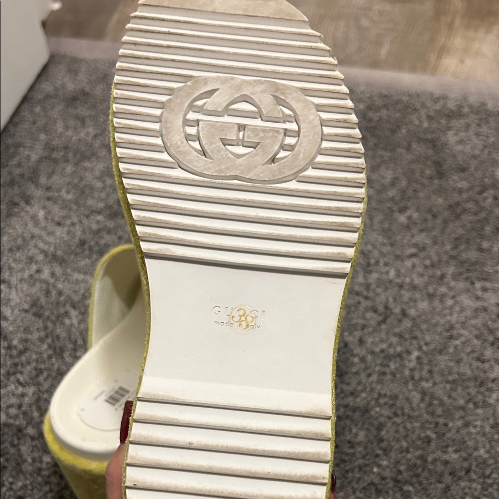 Gucci Vibrant Yellow Platform Slides - Picture 9 of 9